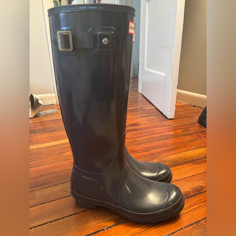 Women’s Hunter boots.